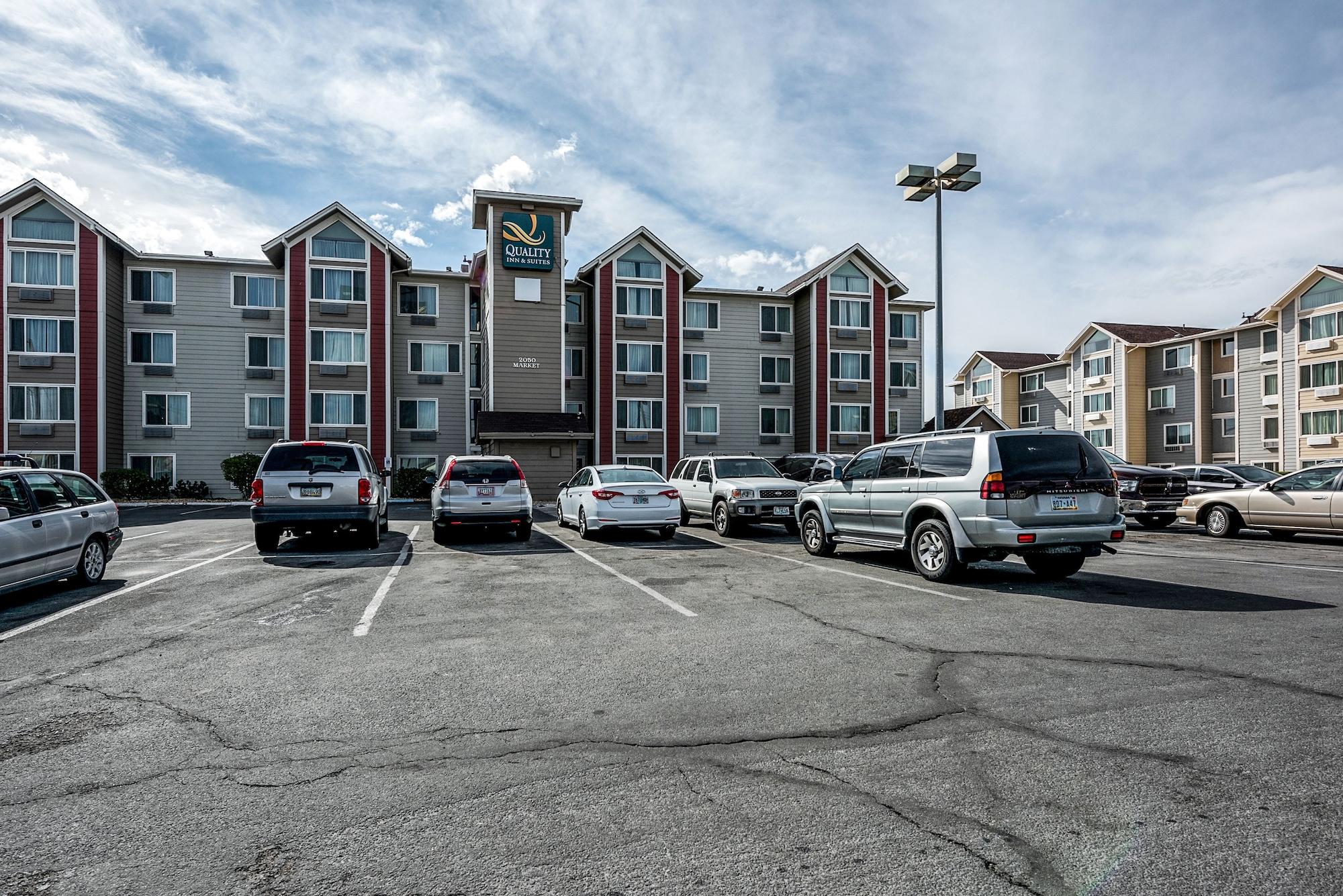 Quality Inn & Suites Reno Airport Exterior photo